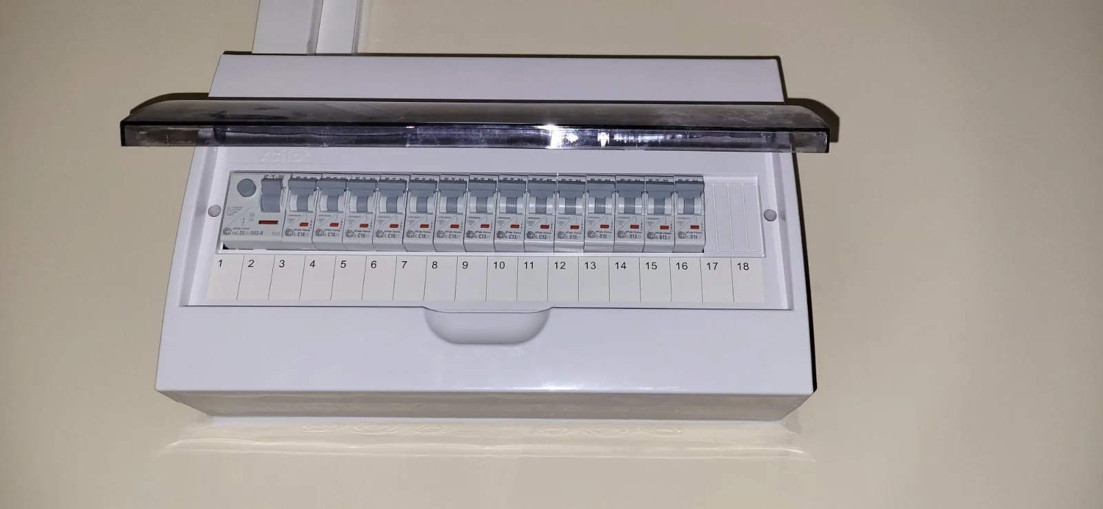 Régi villanyvezetékek – nem bírják a modern konyhát